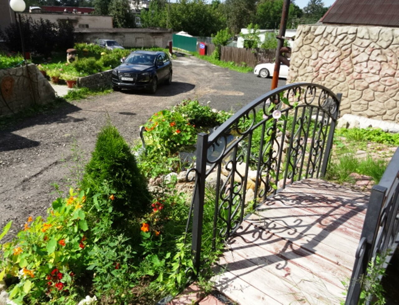 Гостиница У Лысой горы Луга-7