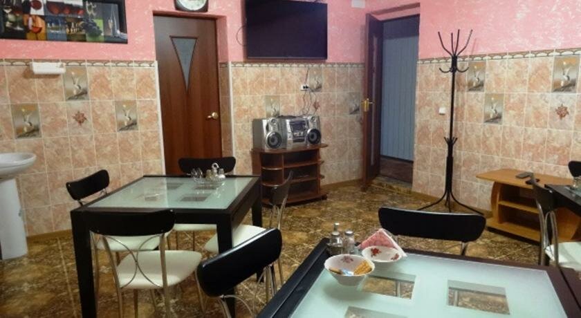 Гостиница У Лысой горы Луга-83