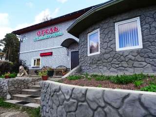 Гостиница У Лысой горы Луга-0