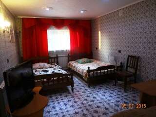Гостиница У Лысой горы Луга Номер улучшенный с 2 односпальными кроватями-1